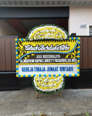 Papan Bunga Duka di Curug Goong