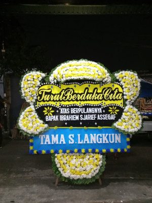 Papan Bunga Duka di Curug Goong